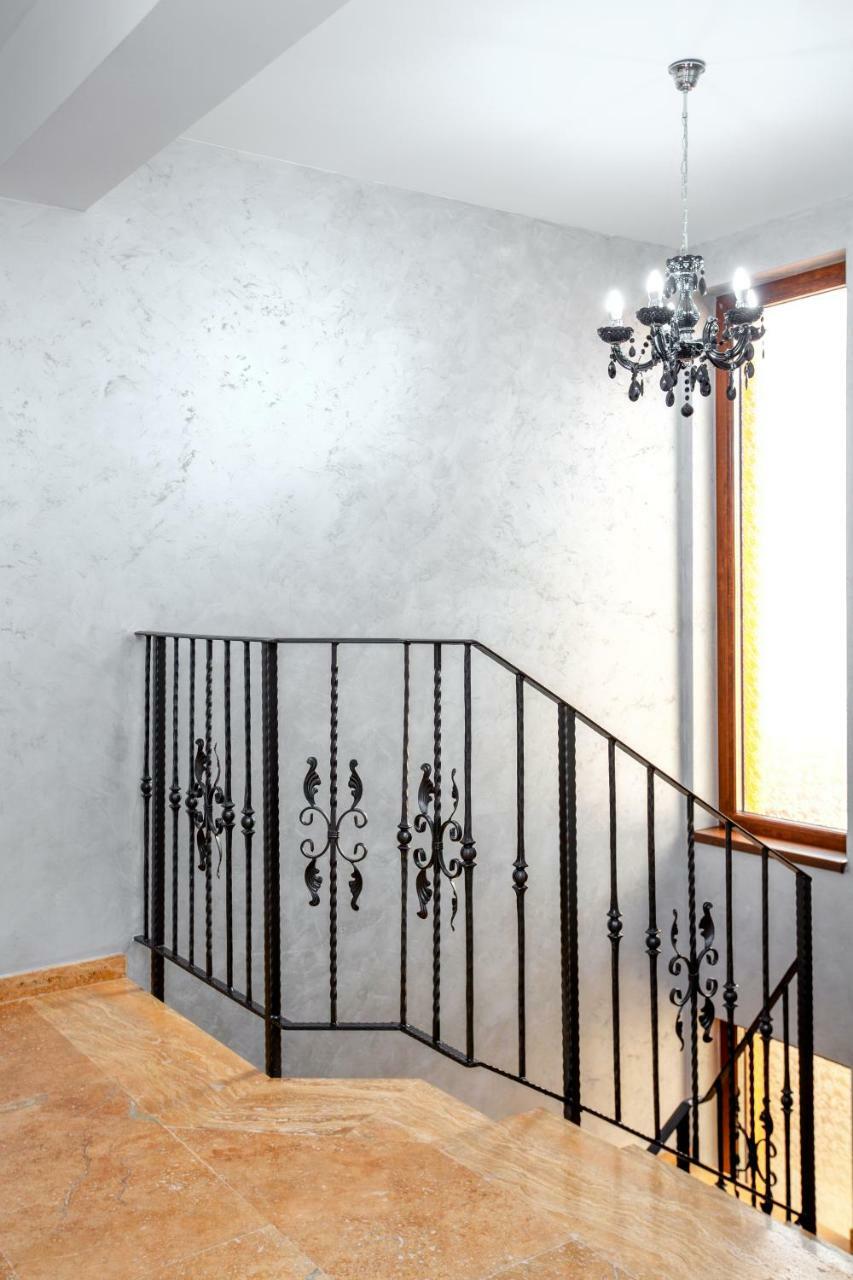 Casa Romeo & Julieta Otel Haţeg Dış mekan fotoğraf