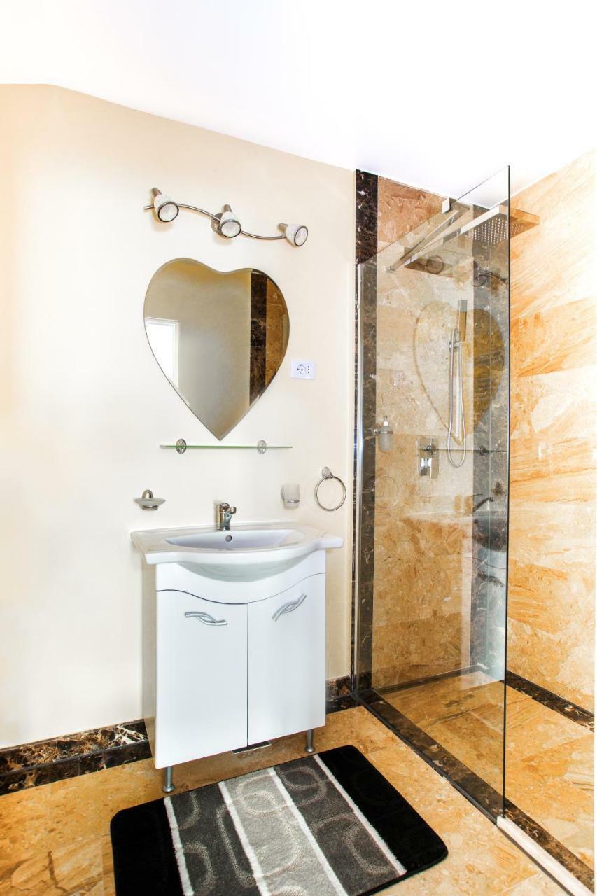 Casa Romeo & Julieta Otel Haţeg Dış mekan fotoğraf